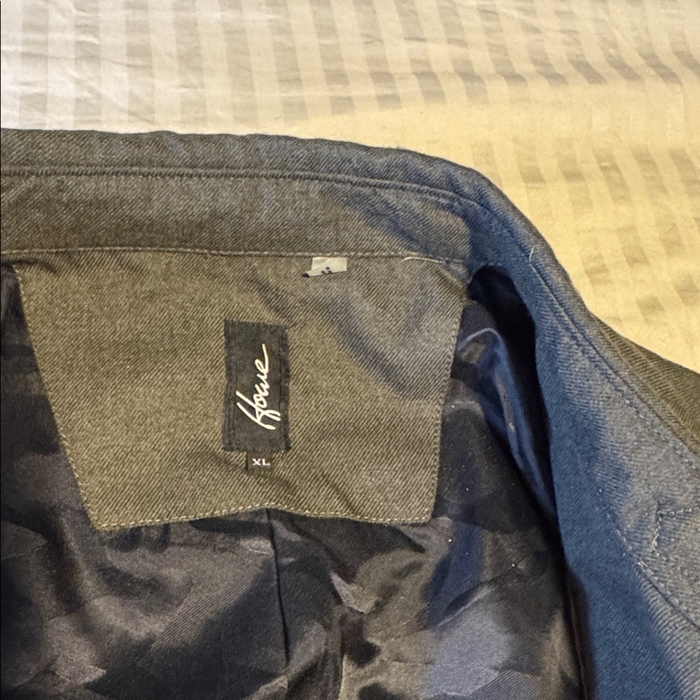 Howe Men's Gray Lightweight Jacket - Picture 4 of 9